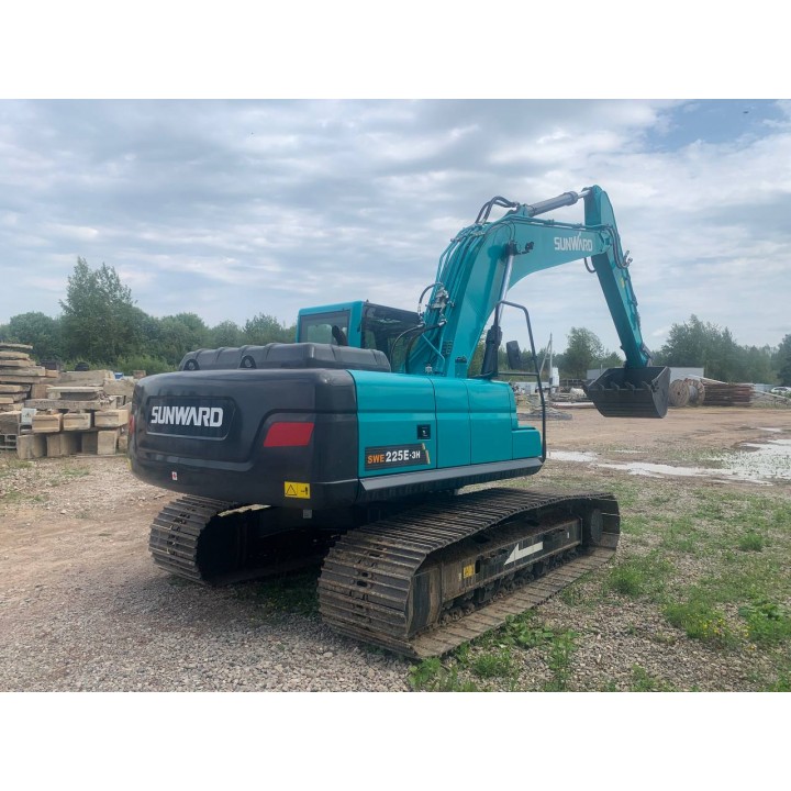 Гусеничный экскаватор Sunward SWE225E-3H