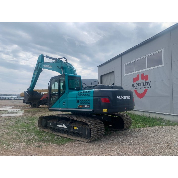 Гусеничный экскаватор Sunward SWE225E-3H